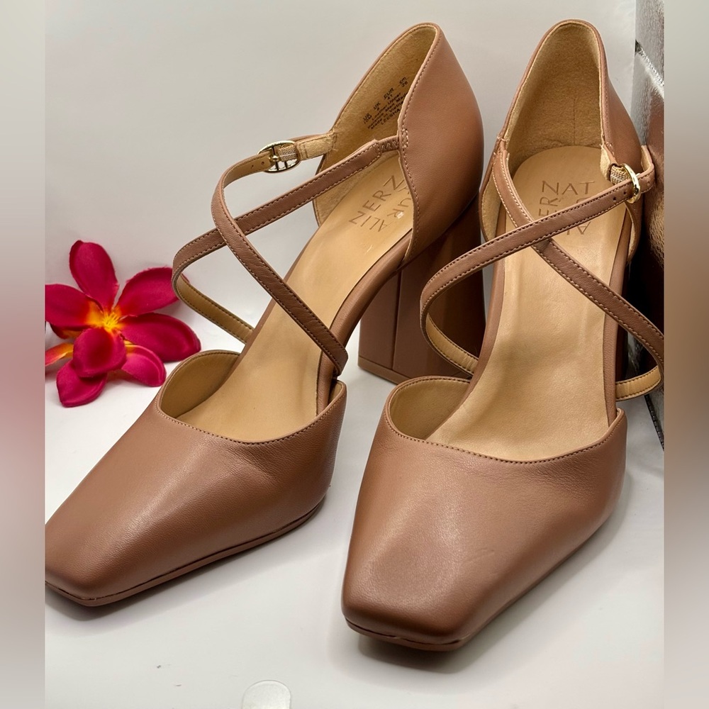 Naturalizer Women's Leesha Strappy Closed Toe Block Heel Pump NWOT